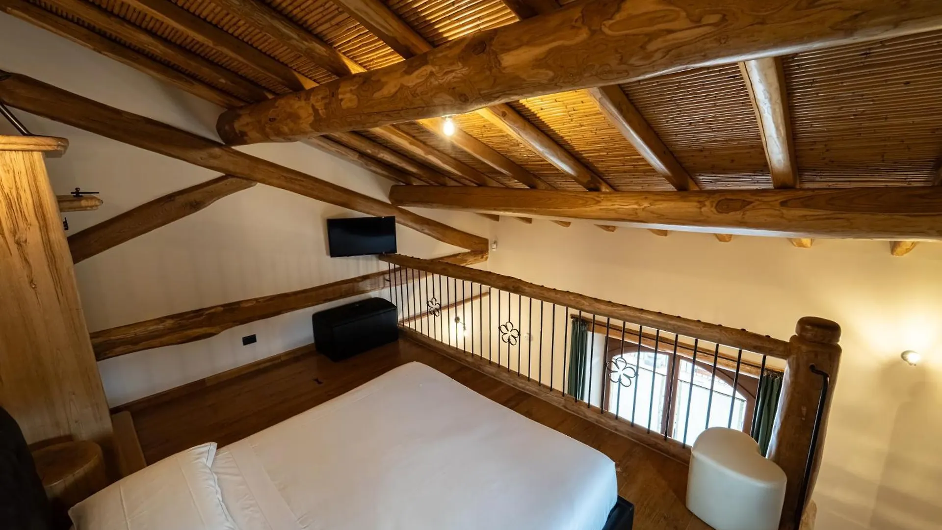 Etna Quota Mille Boutique Hotel, Typical Sicilian Food & Wine Randazzo 0*,  Italia